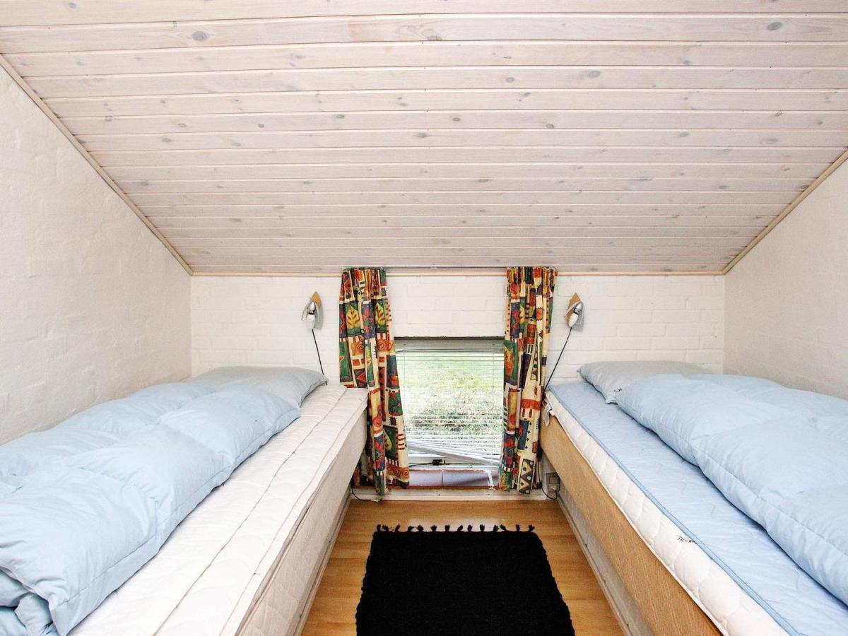Three-Bedroom Holiday Home In Thisted 4 Norre Vorupor Room photo